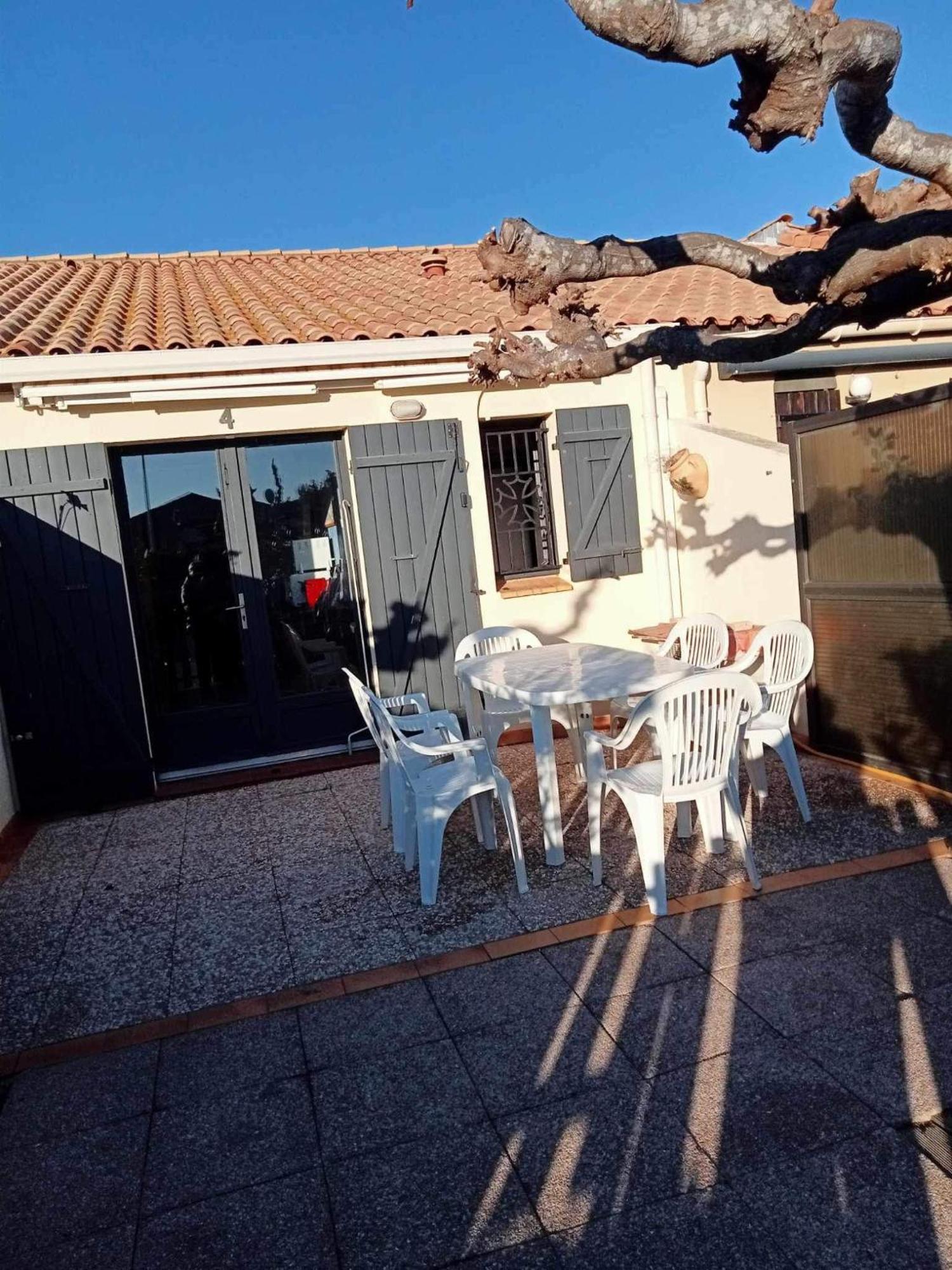 résidence les amandines Gruissan Exterior foto